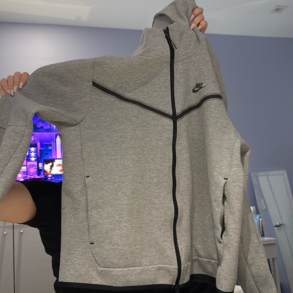 Grey nike tech fleece